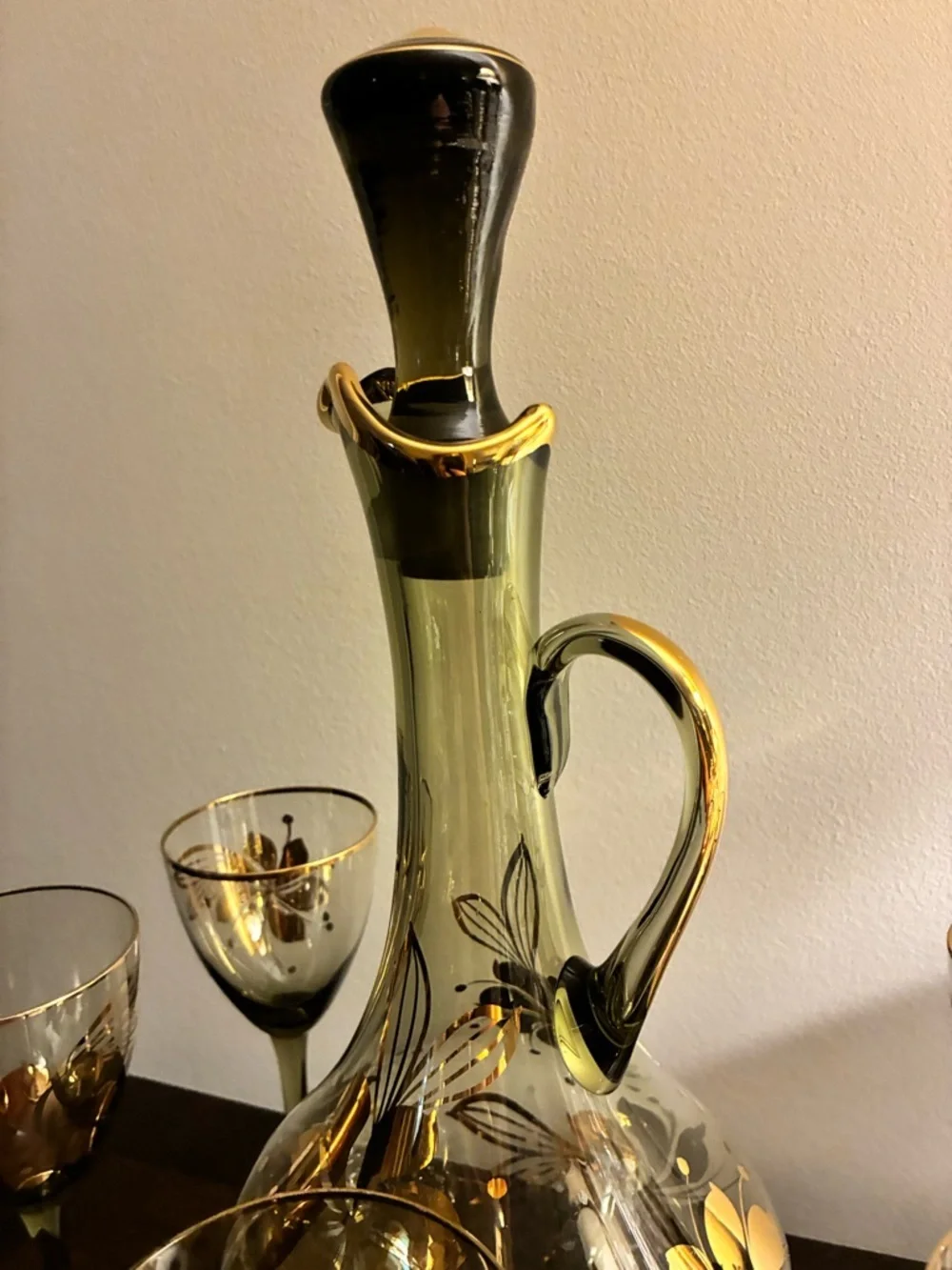 Vintage MCM Romanian Handblown Smoky Glass Decanter with 6 matching stem glasses - Picture 9 of 10